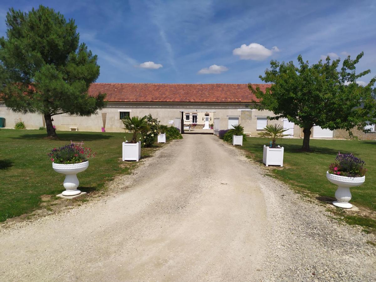 Gite De La Petite Forge Clevilliers Exterior photo